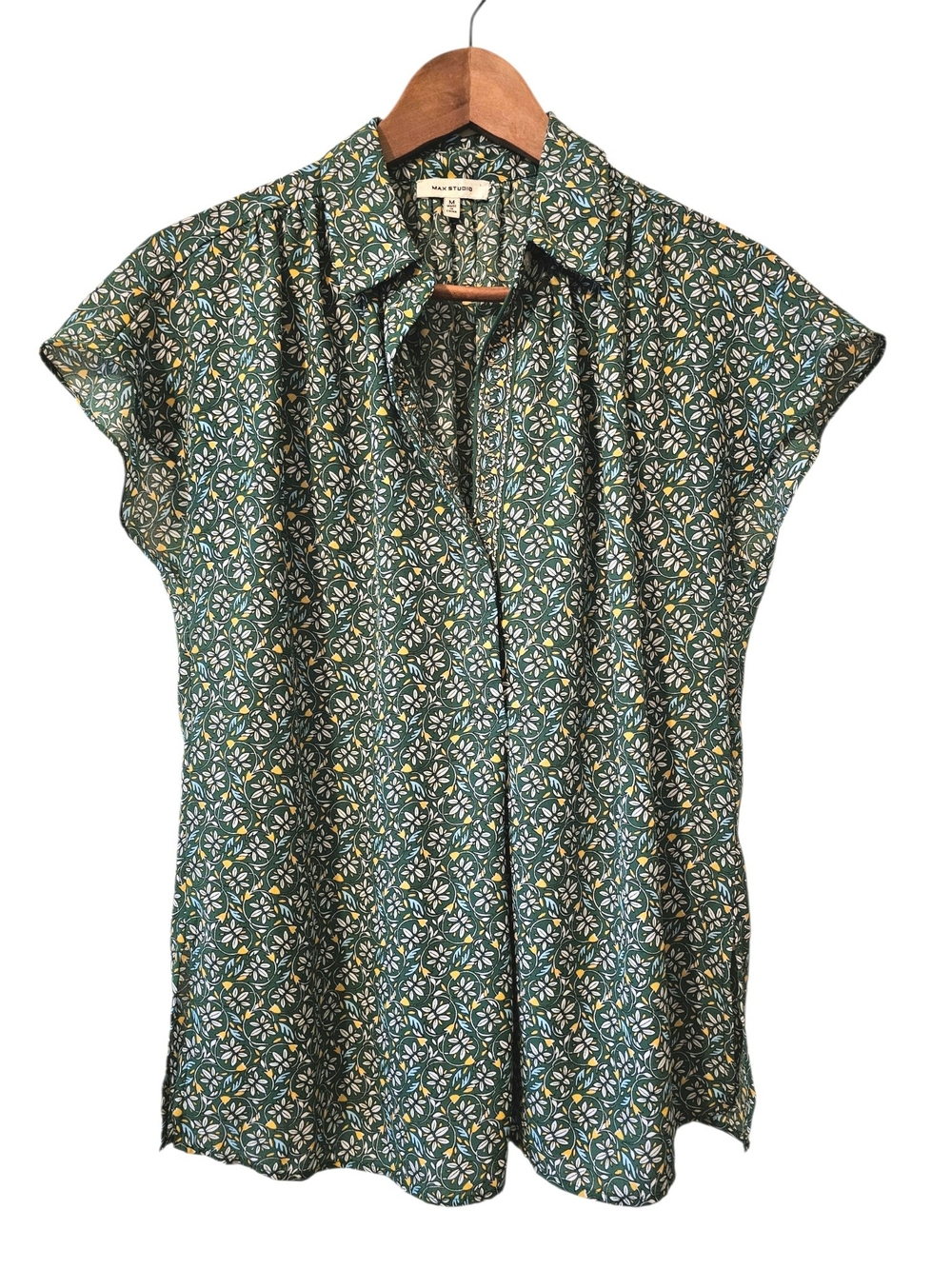 Max Studio Patterned Top Green Floral EUC Size M